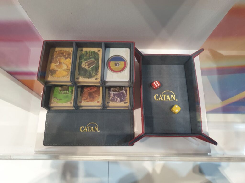 Gamegenic Catan organizer 4
