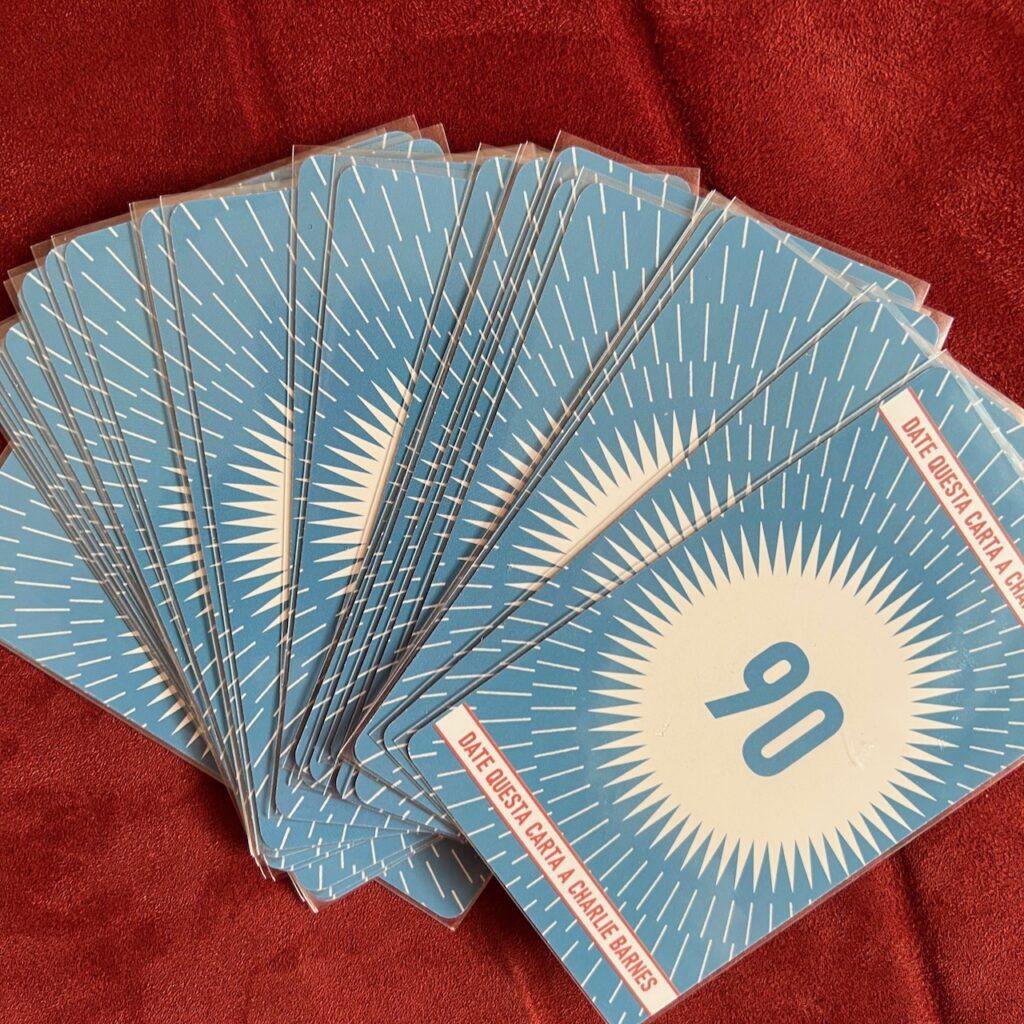 Le carte Indizio, da risolversi quando viene raggiunto il minutaggio stampato sul dorso