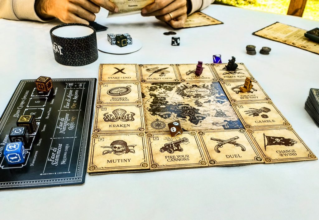 Laying Pirates Tavolo